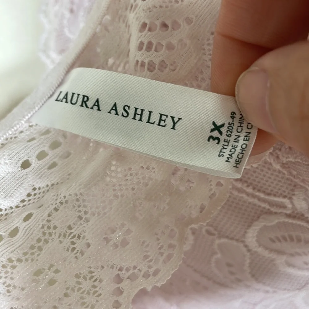 Laura Ashley Sexy Wireless Lace Bralette. 3X. NWT.